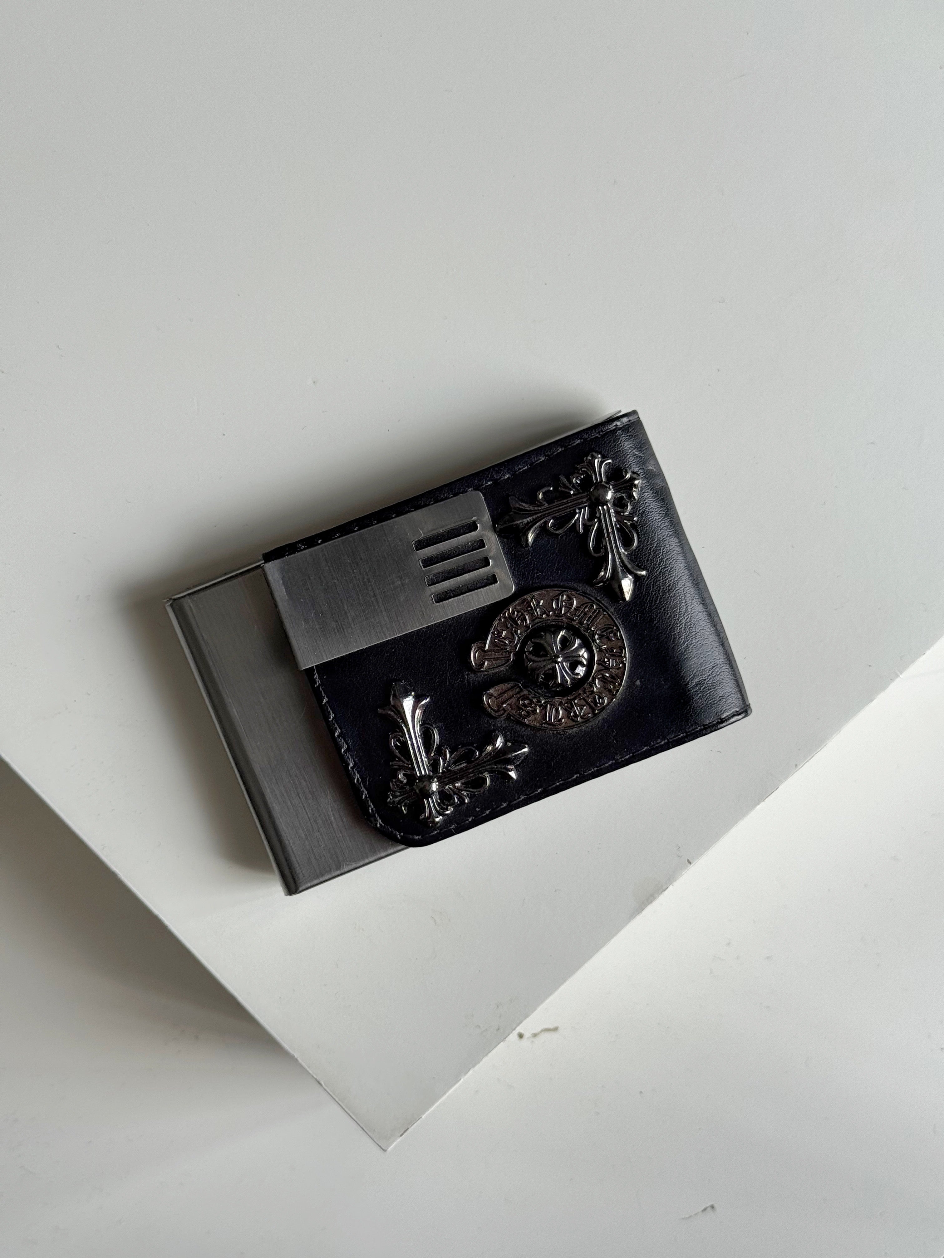 Metal gothic cross wallet – Studio veyn