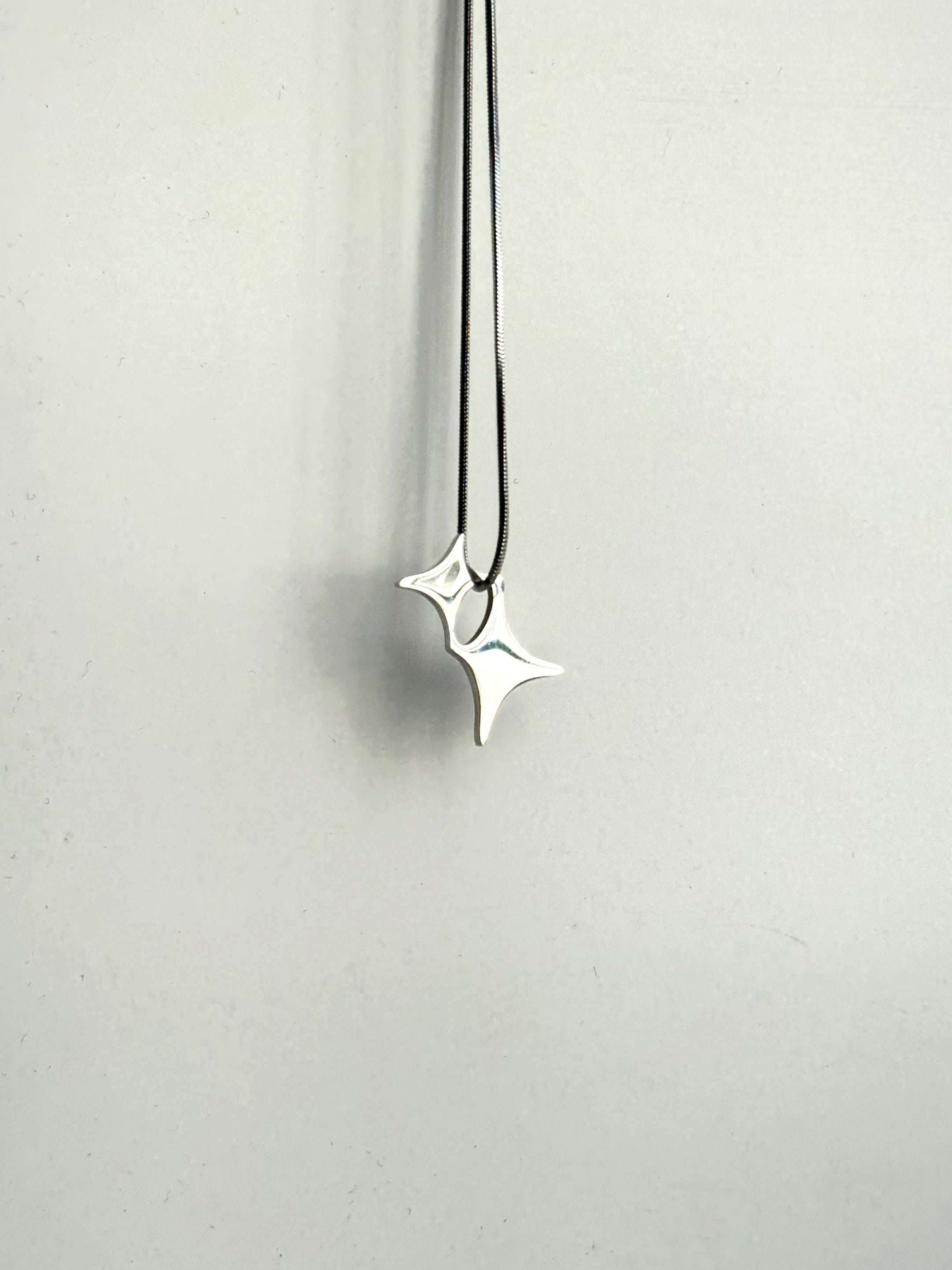 Double start pendant chain