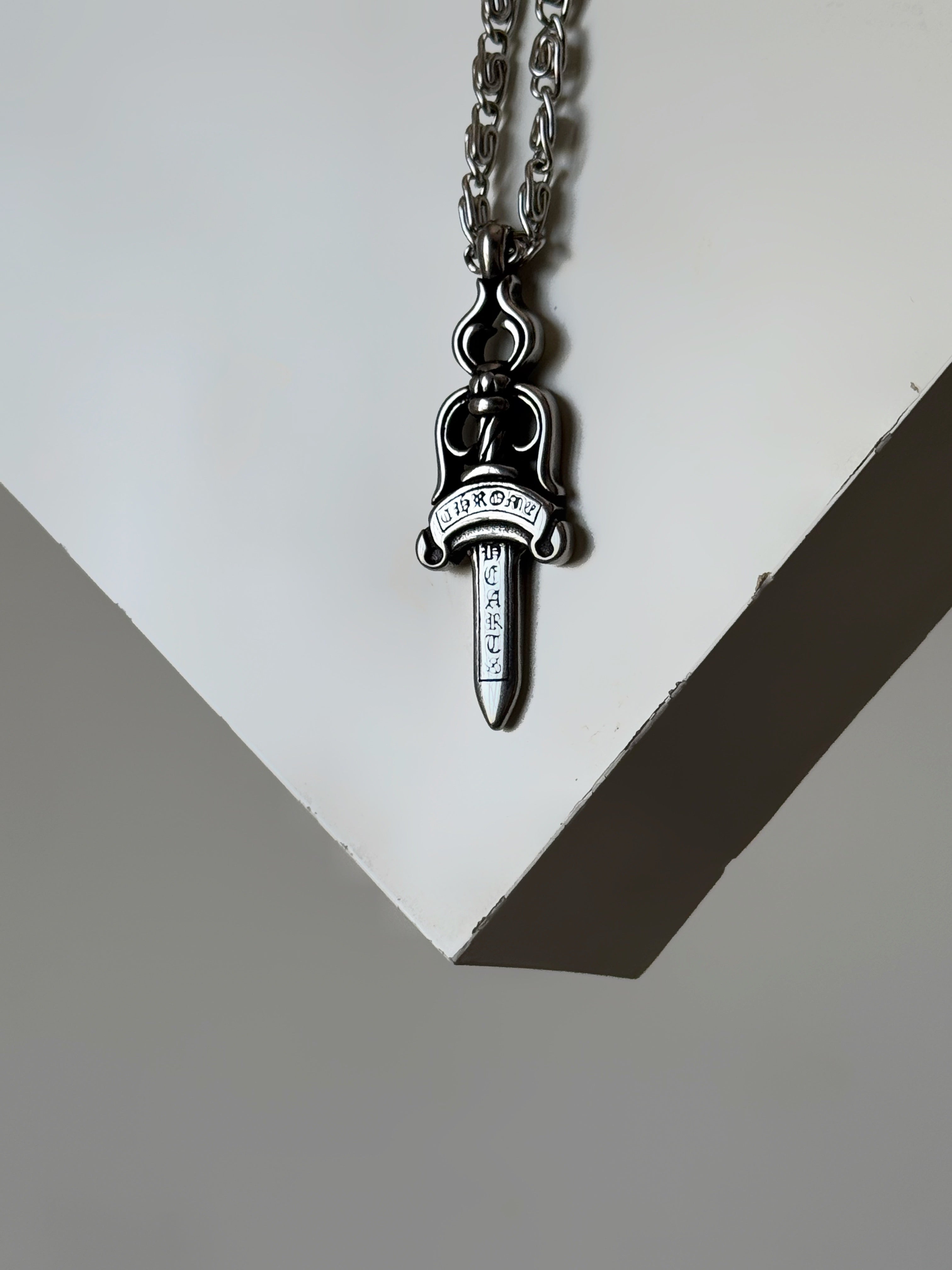 DOUBLE DAGGER-thumbmail-2