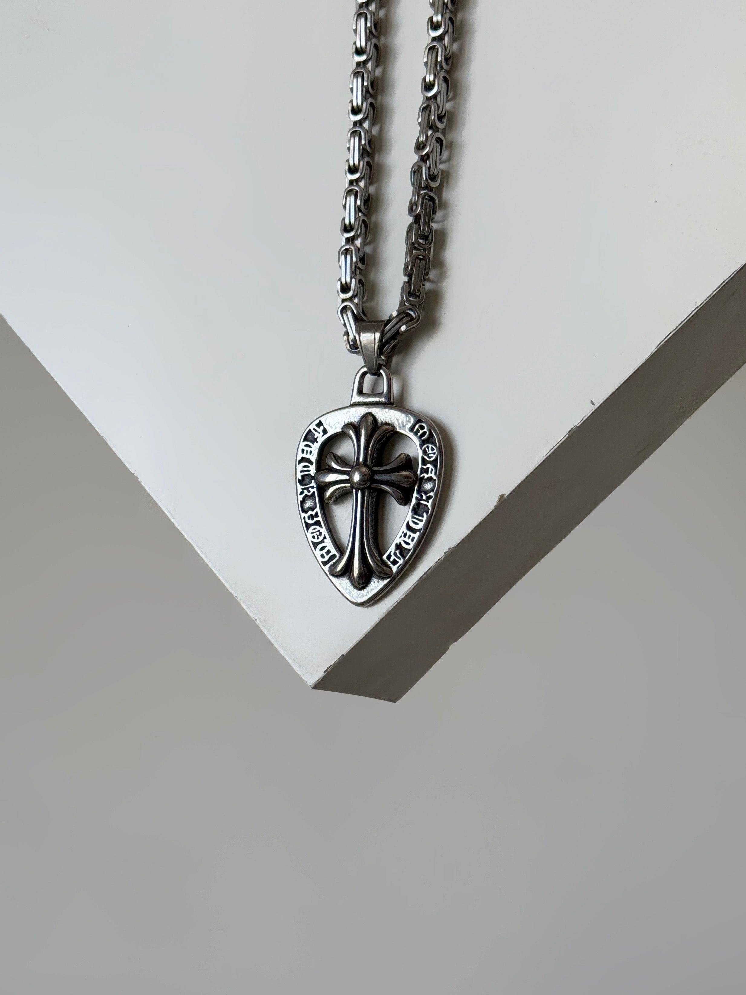 CHROME HEART CROSS