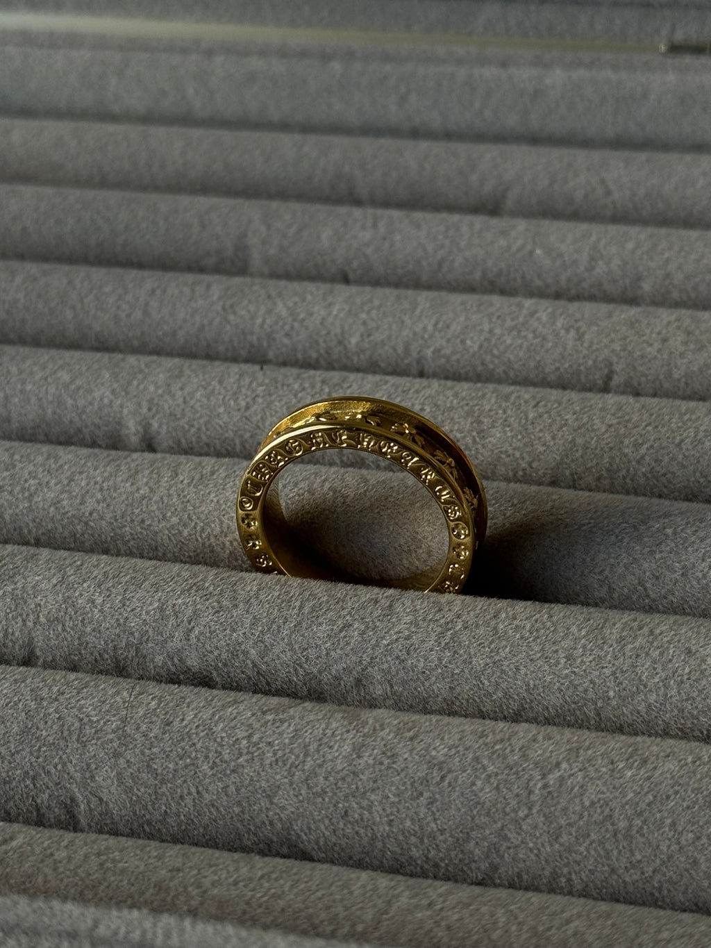 Chrome heart band gold ring