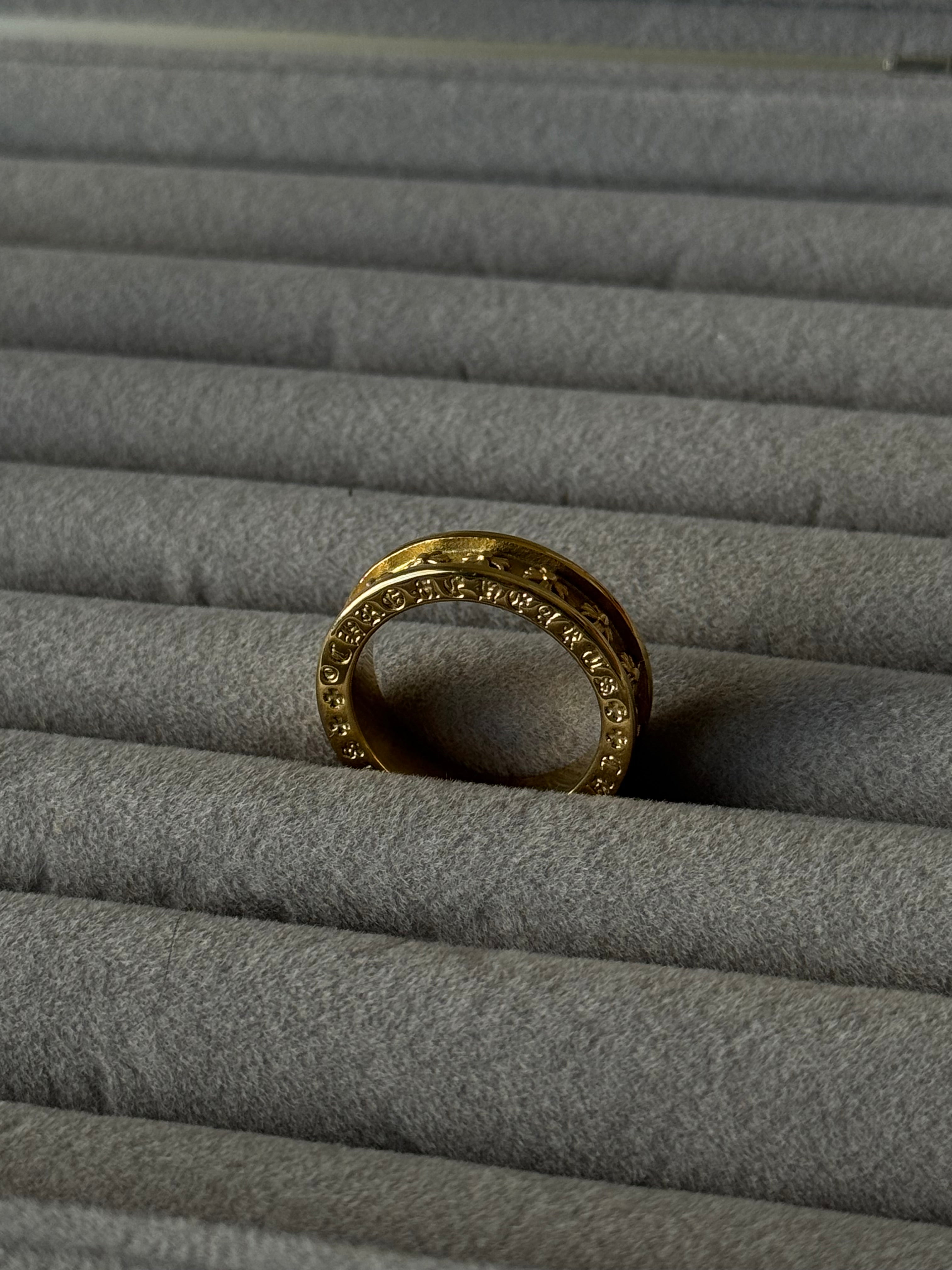 Chrome heart band gold ring