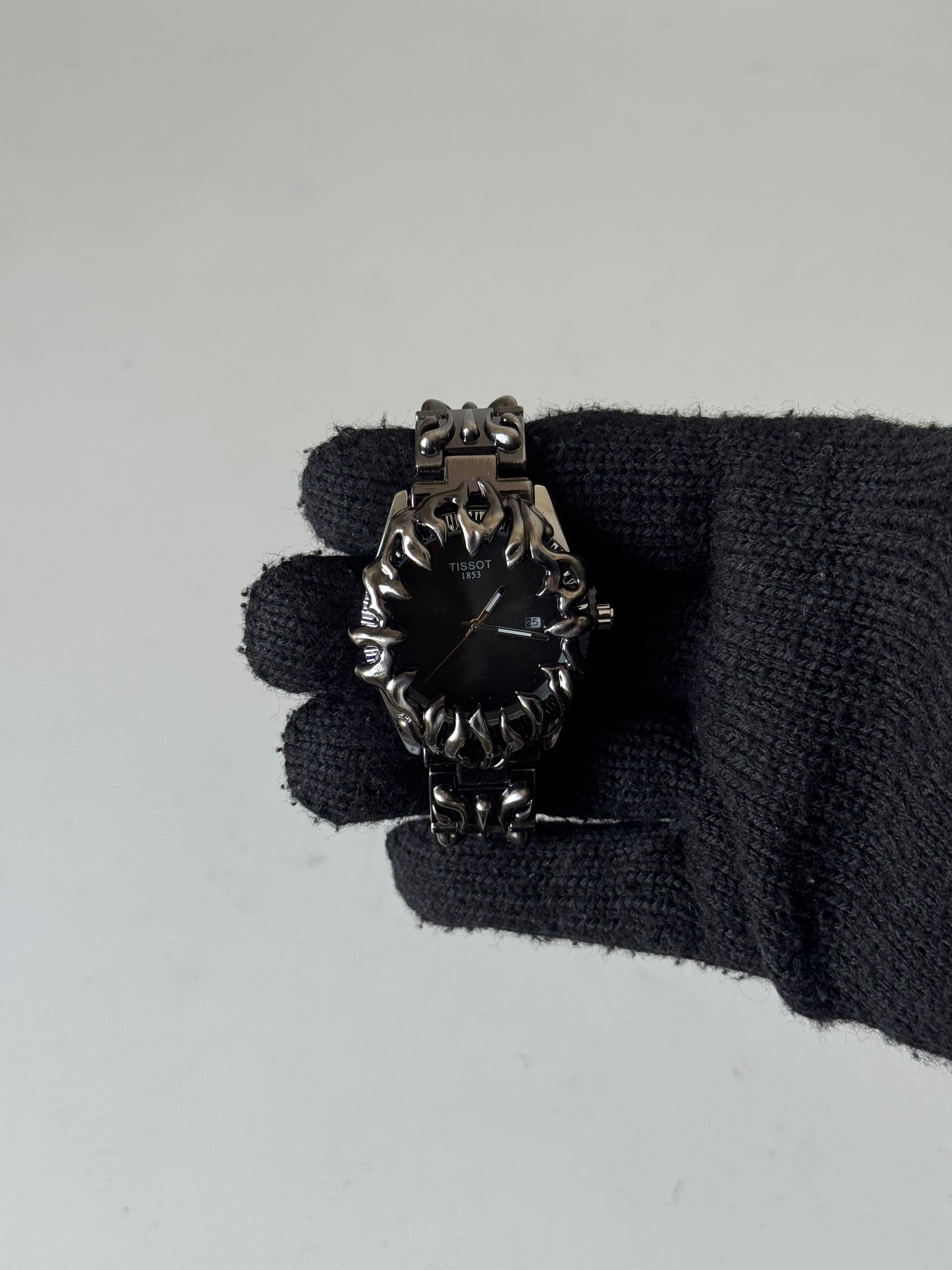 The claw / black n black