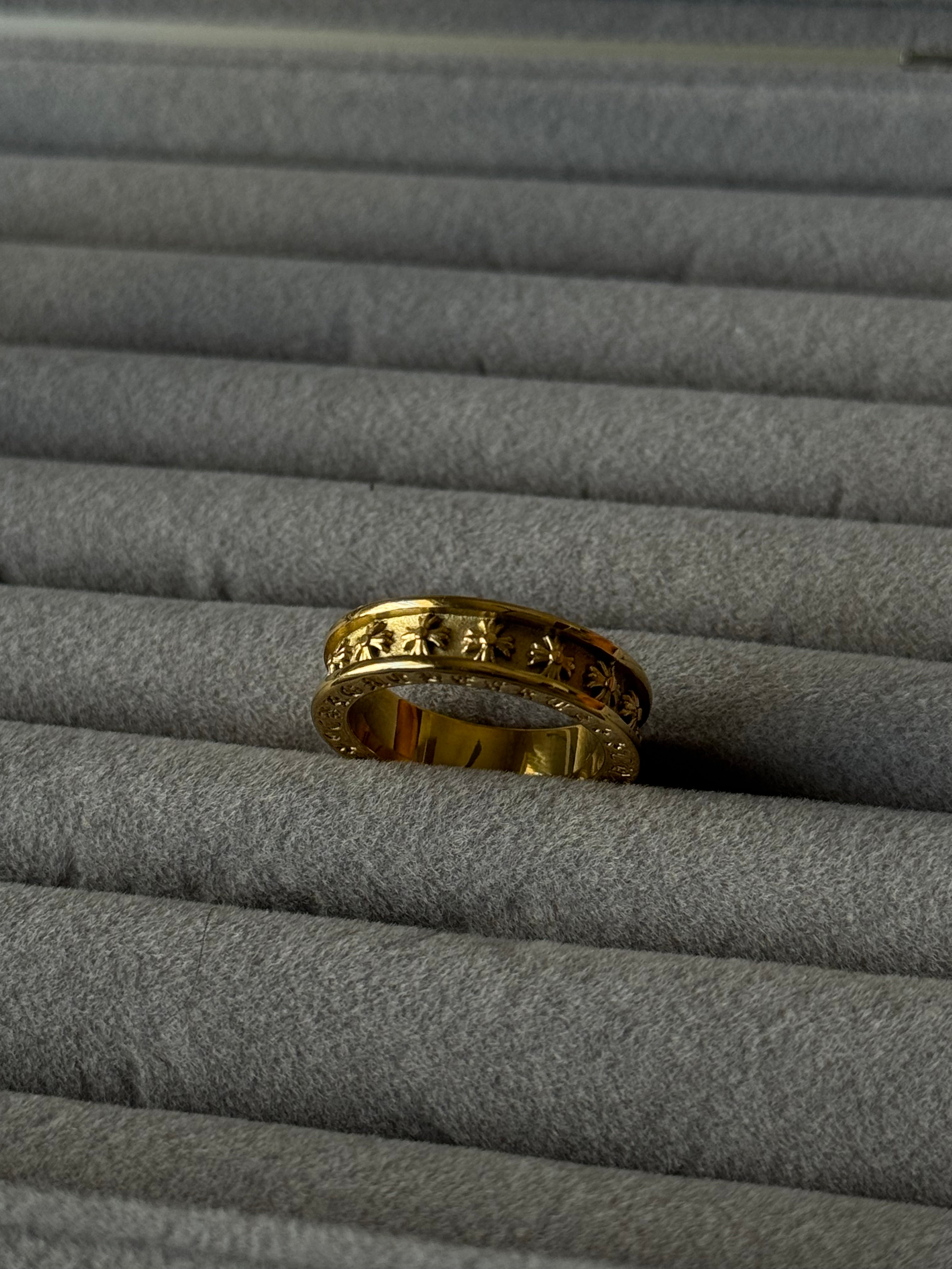 Chrome heart band gold ring