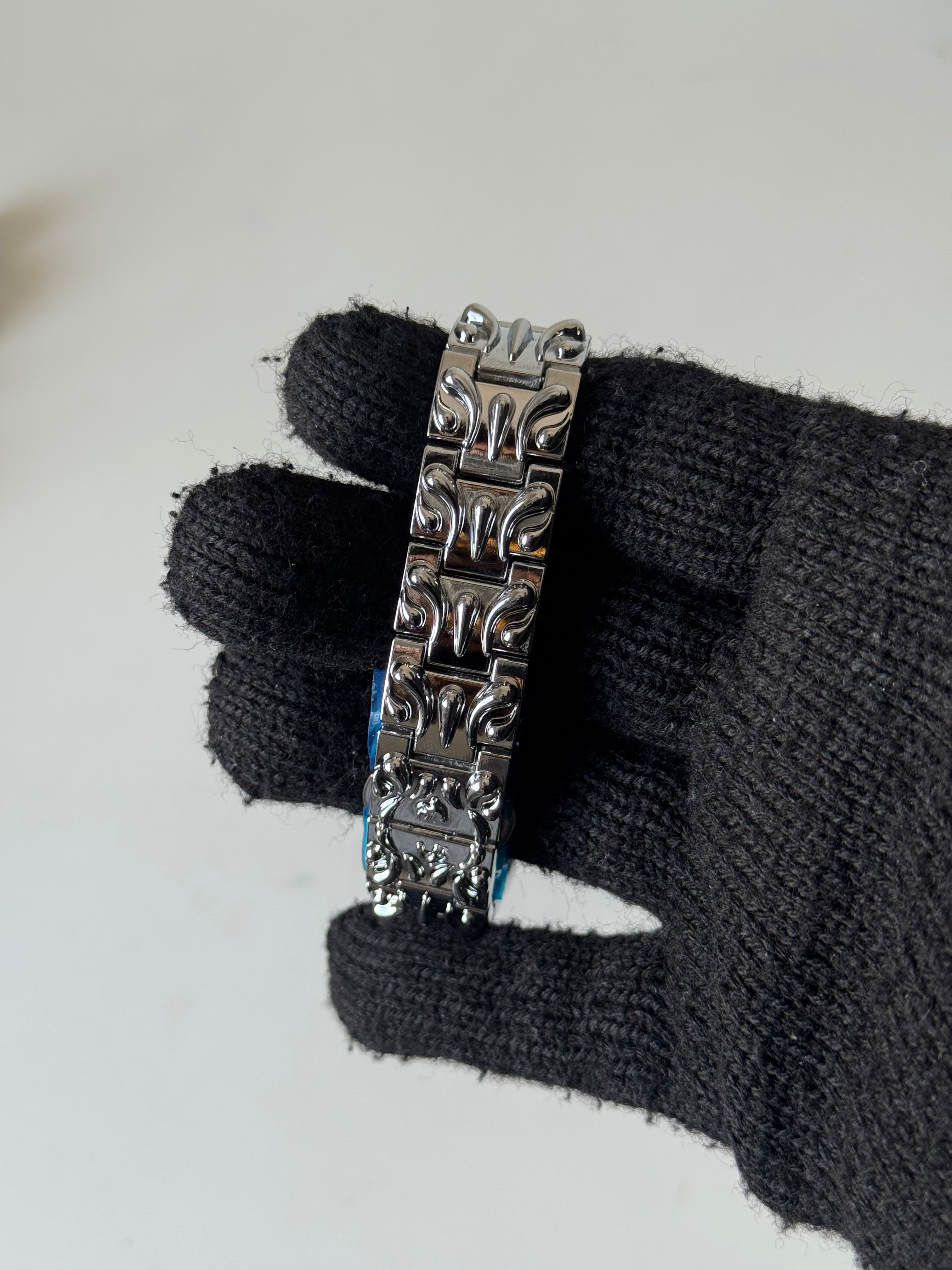 The claw / white dial-thumbmail-4