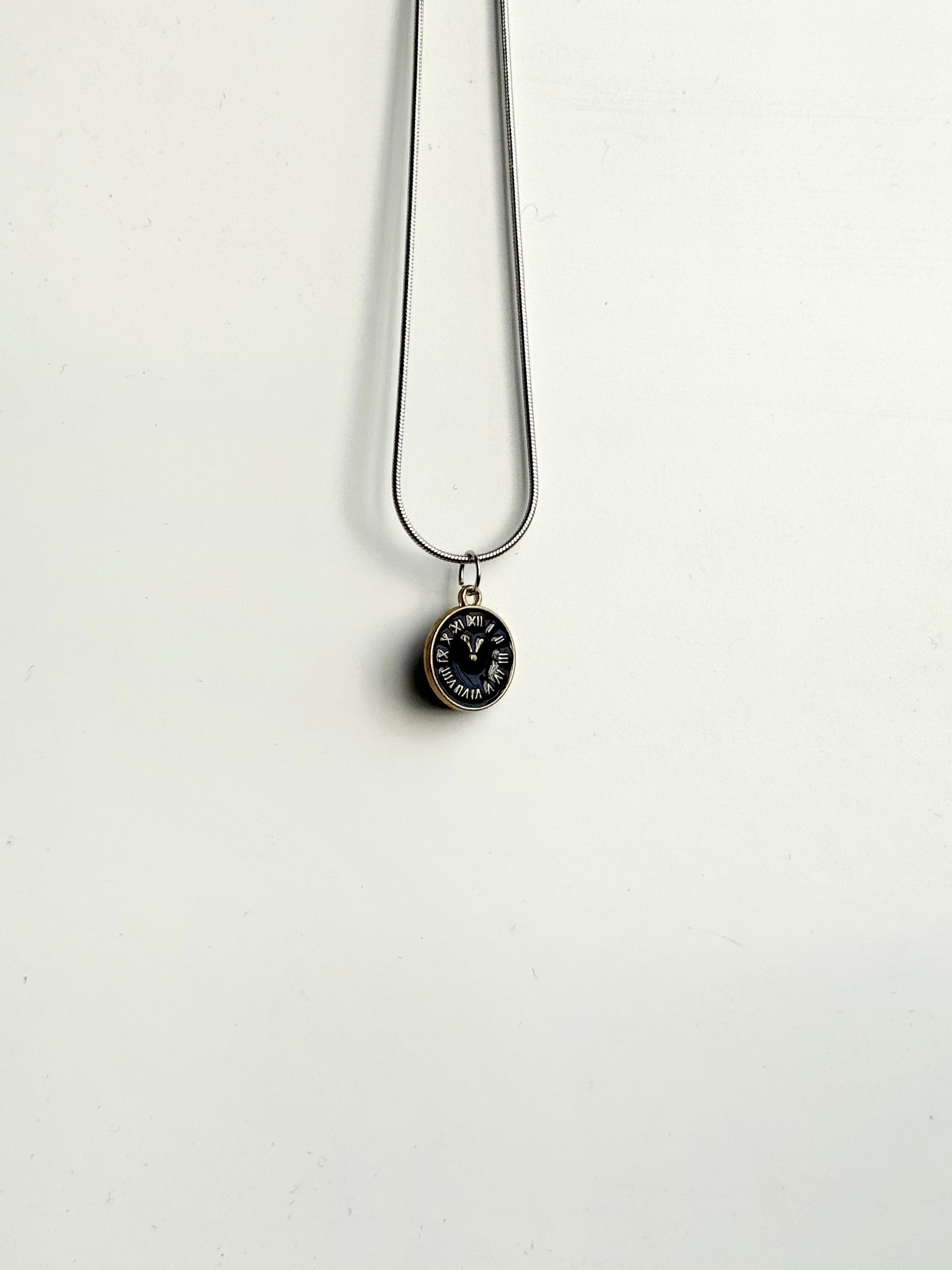 Timepiece pendant chain