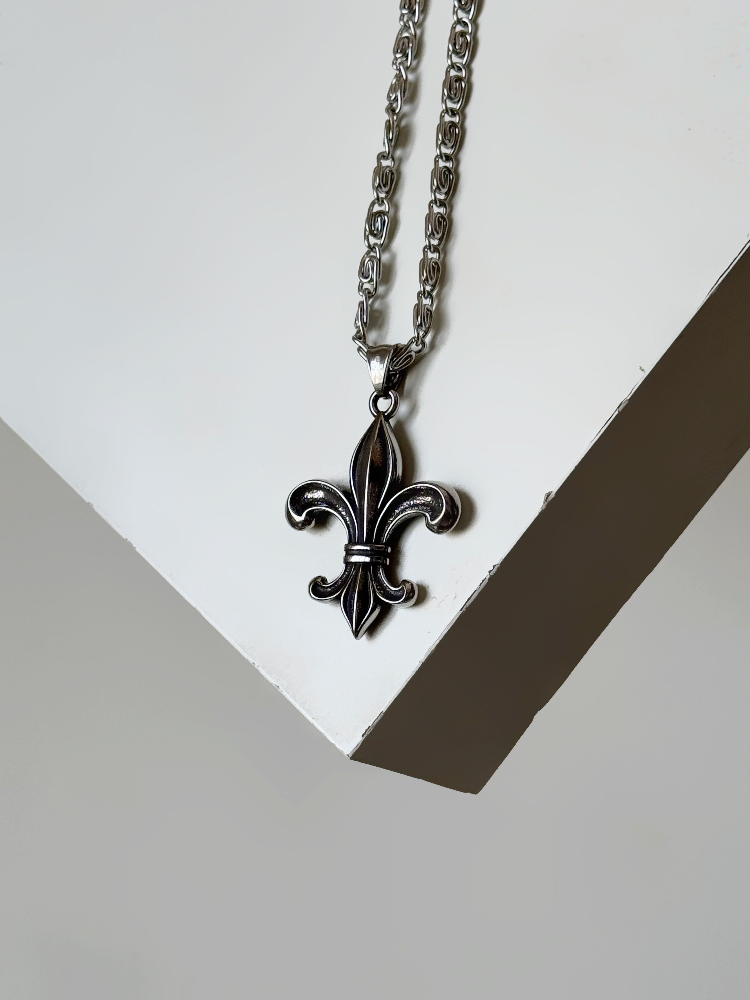 fleur-de-lis