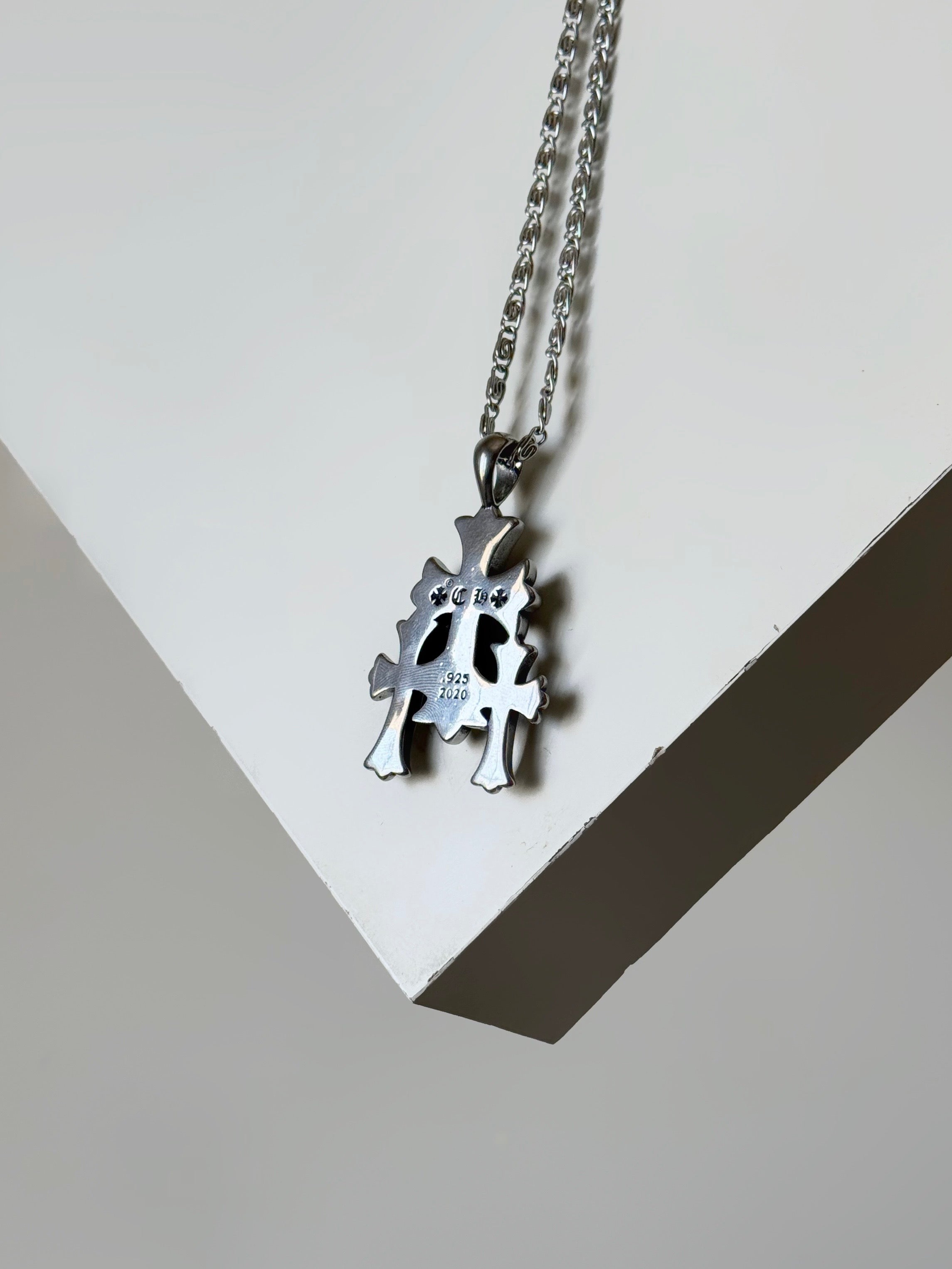 TRIPLE CROSS-thumbmail-2