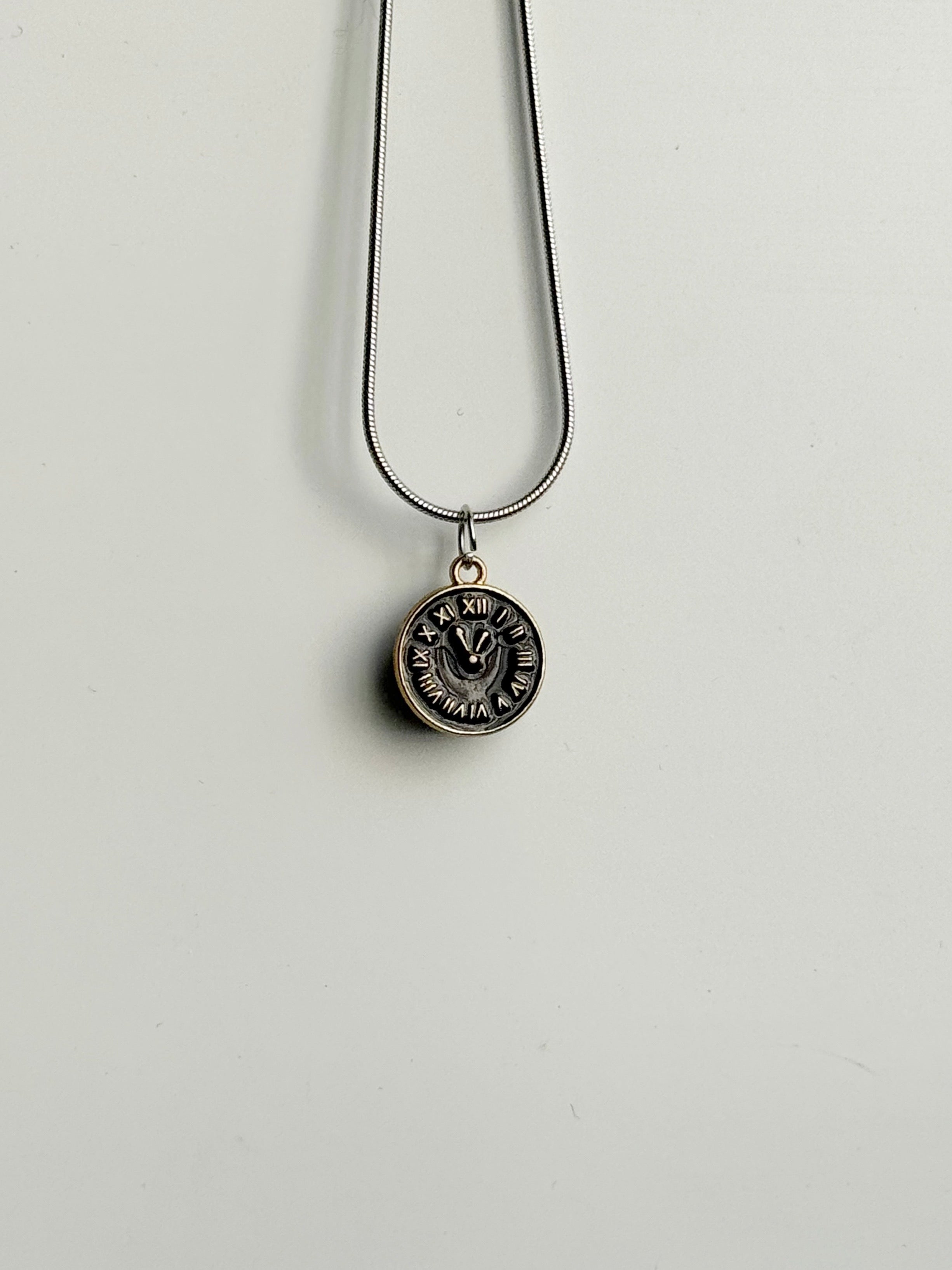Timepiece pendant chain