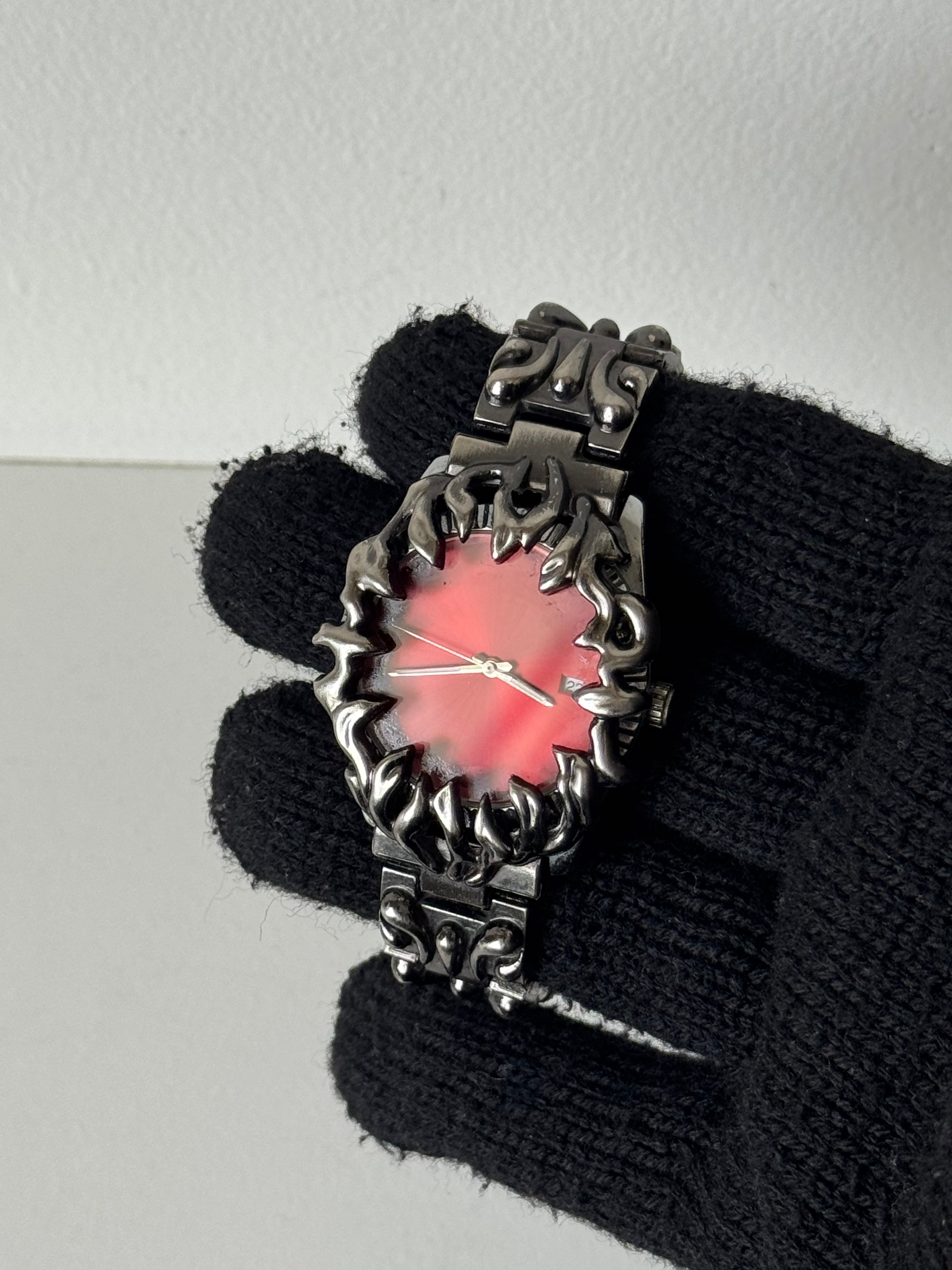 Gothic claw watch - 1/1