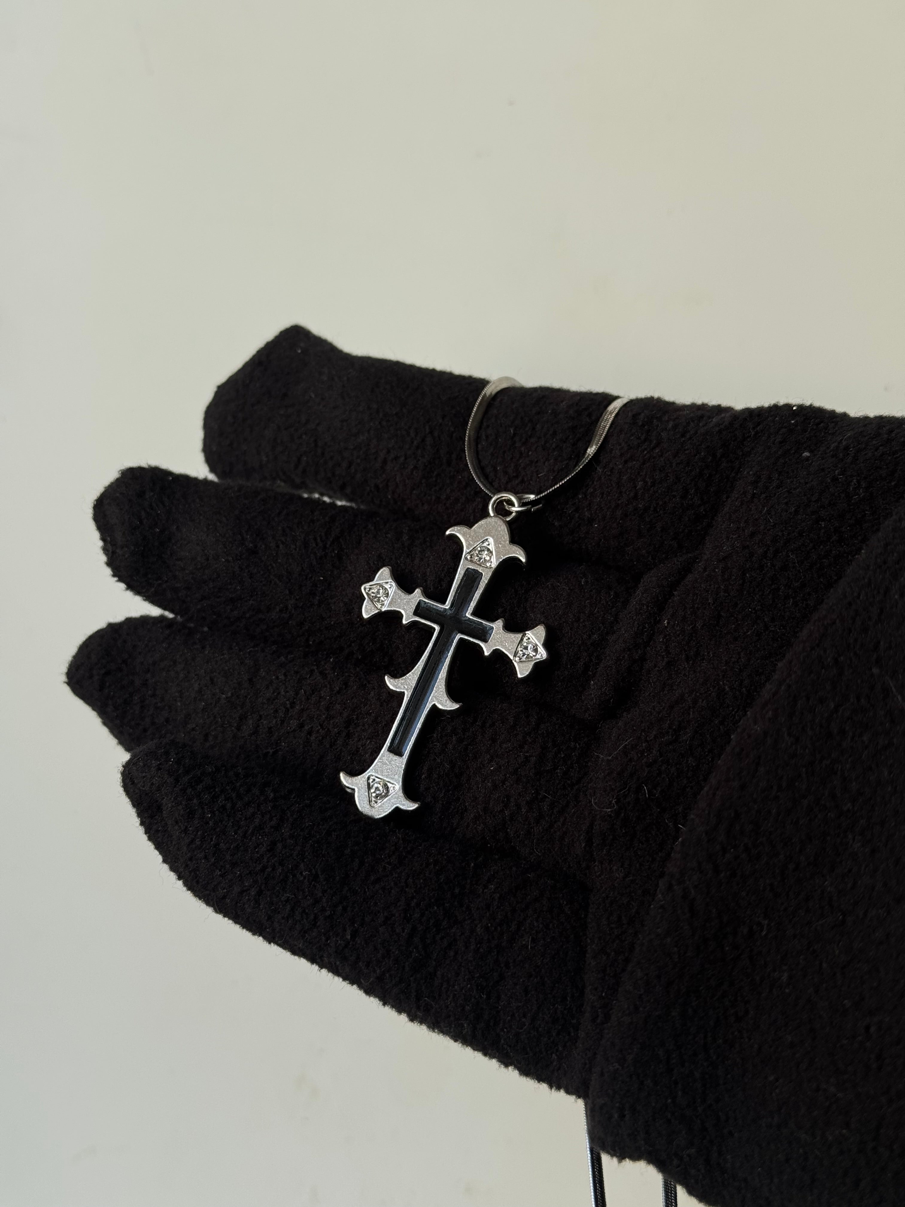 Silver toned cross