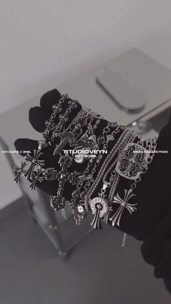 This might be our craziest drop in accessories! Comment “book” [ accessories , outfit , streetwe.mp4